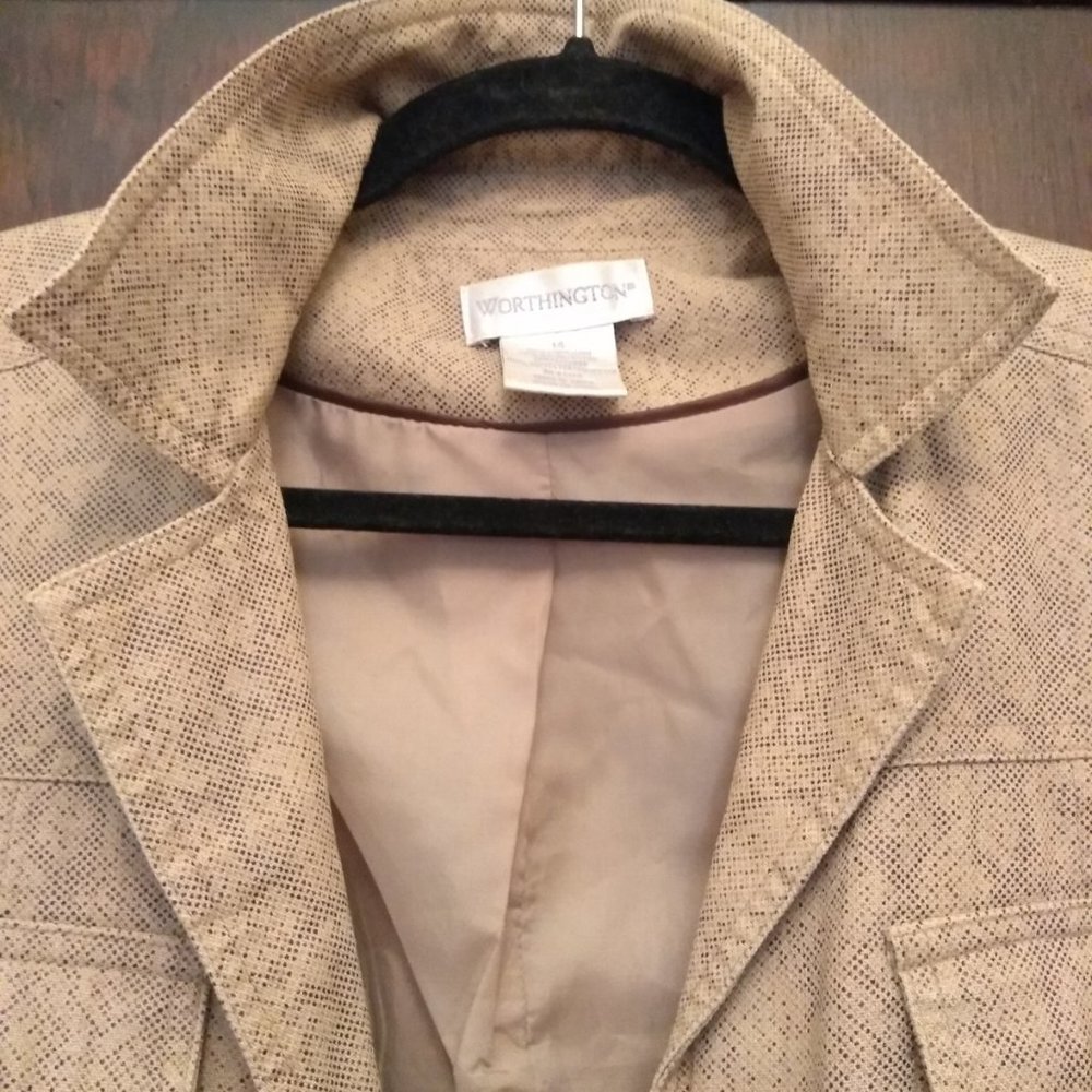 Safari Jacket. Neutral Color. Excellent Condition - Picture 13 of 16